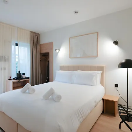 Otel Pop 2night Paris - Self Check-in 4*
