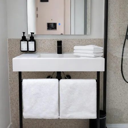 Pop 2night Paris - Self Check-in Otel Vanves