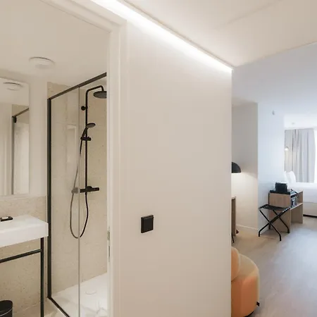 Pop 2night Paris - Self Check-in Otel